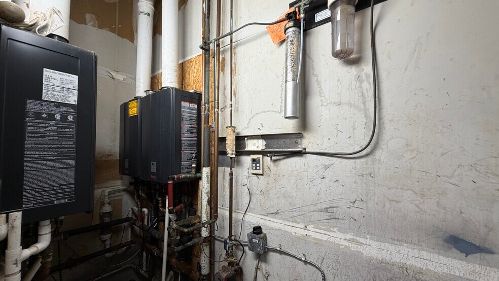 More Photos Of 2124-2162 Merrick Ave, Merrick Unknown For Lease