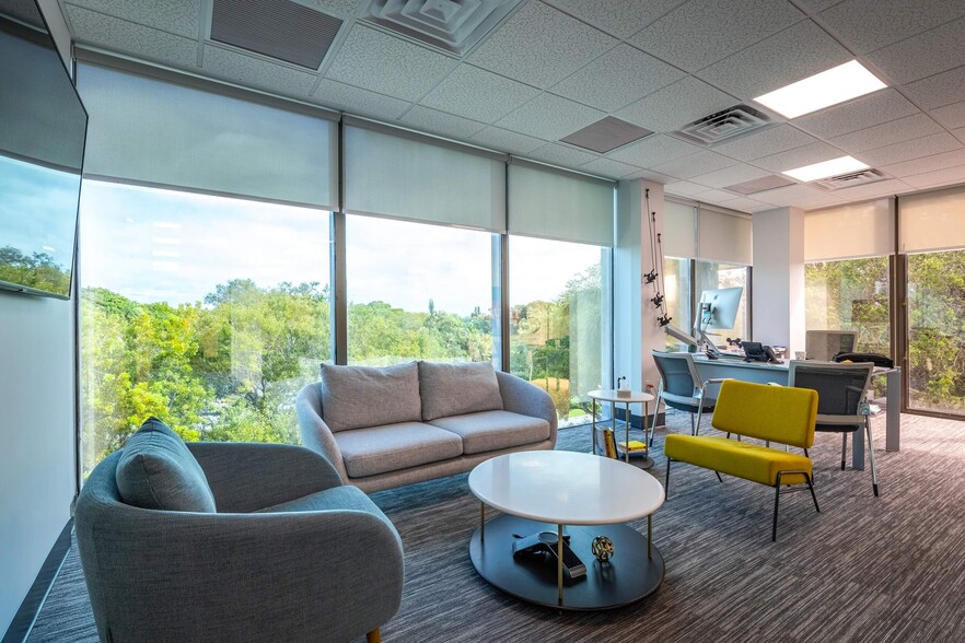 More Photos Of 4500 Biscayne Blvd, Miami Office For Sale