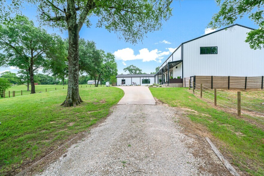 More Photos Of 1972 FM 857, Grand Saline Trailer Camper Park For Sale