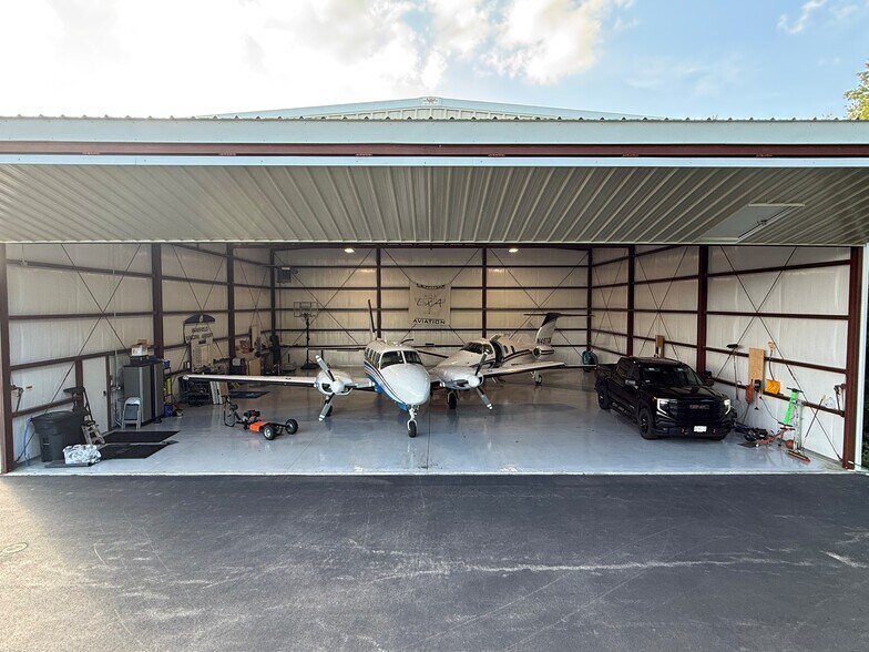 Primary Photo Of 265 Fruit St, Mansfield Airport For Sale