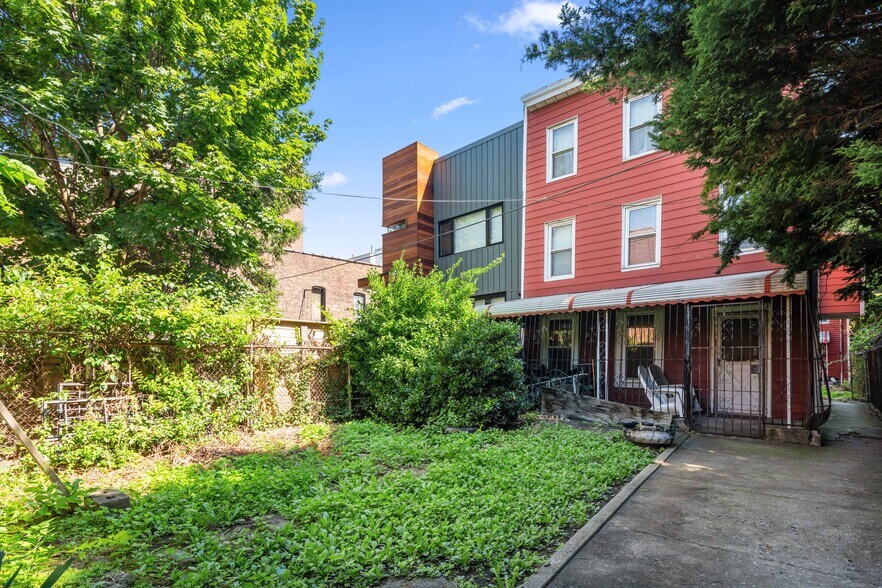 More Photos Of 319 Prospect Pl, Brooklyn Storefront Retail Residential For Sale