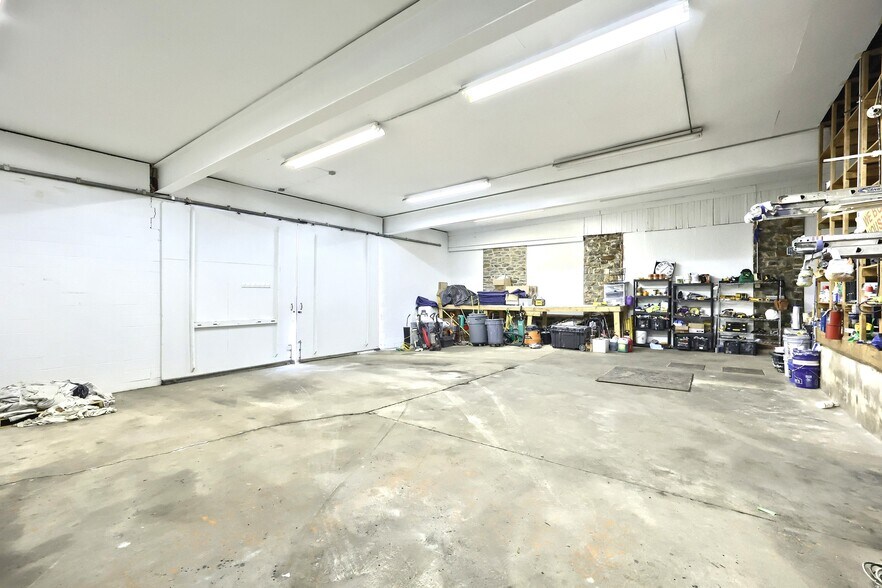 More Photos Of 1518 S George St, York Light Manufacturing For Sale