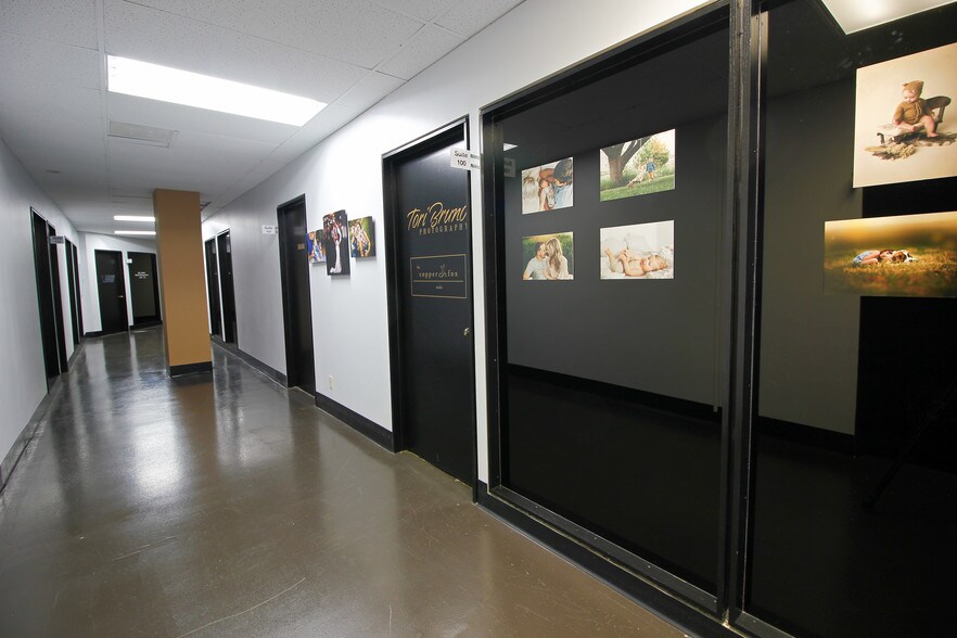 More Photos Of 9910 N 48th St, Omaha Office For Lease