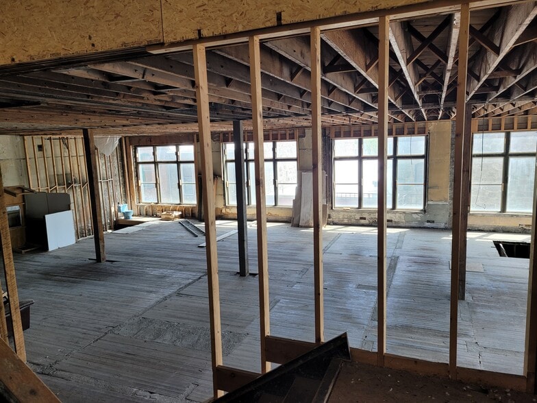 More Photos Of 1976 Valley St, Baker City Office Residential For Sale