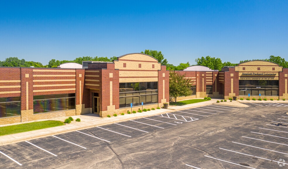 More Photos Of 860 Blue Gentian Rd, Eagan Unknown For Lease