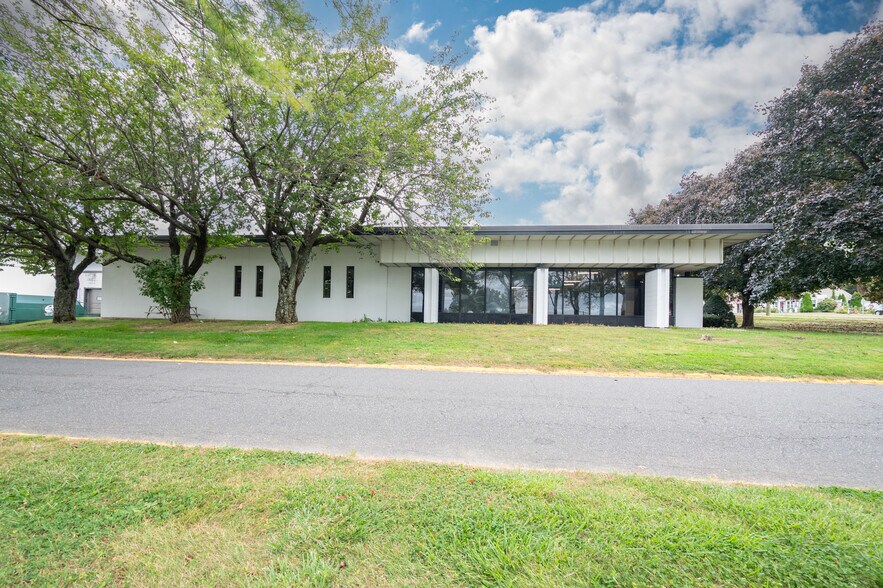 More Photos Of 16 Stony Hill Rd, Bethel Light Manufacturing For Sale