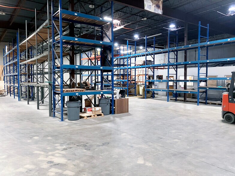 More Photos Of 11108-11110 E 56th St, Tulsa Manufacturing For Lease
