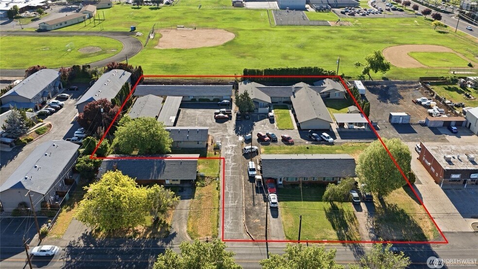 More Photos Of 1011-1015 S 48th Ave, Yakima Apartments For Sale