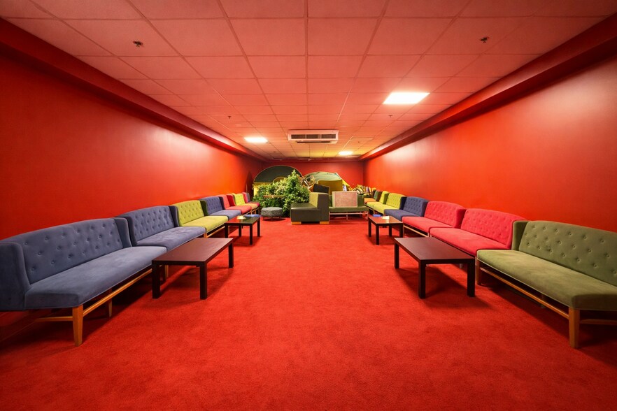 More Photos Of , Atlanta General Retail For Sale