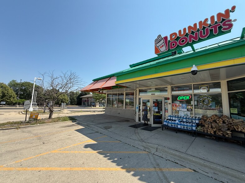 Primary Photo Of 4940 State Route 59, Naperville Service Station For Lease