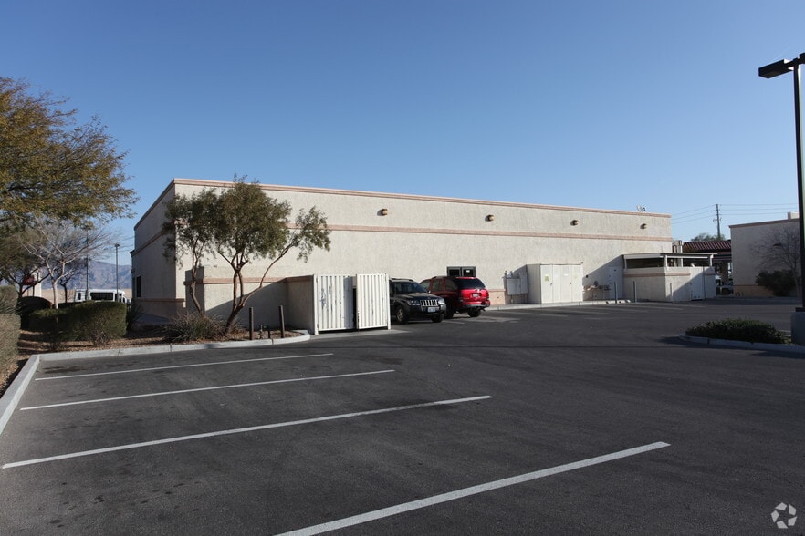 More Photos Of 2991 W Lake Mead Blvd, North Las Vegas General Retail For Sale