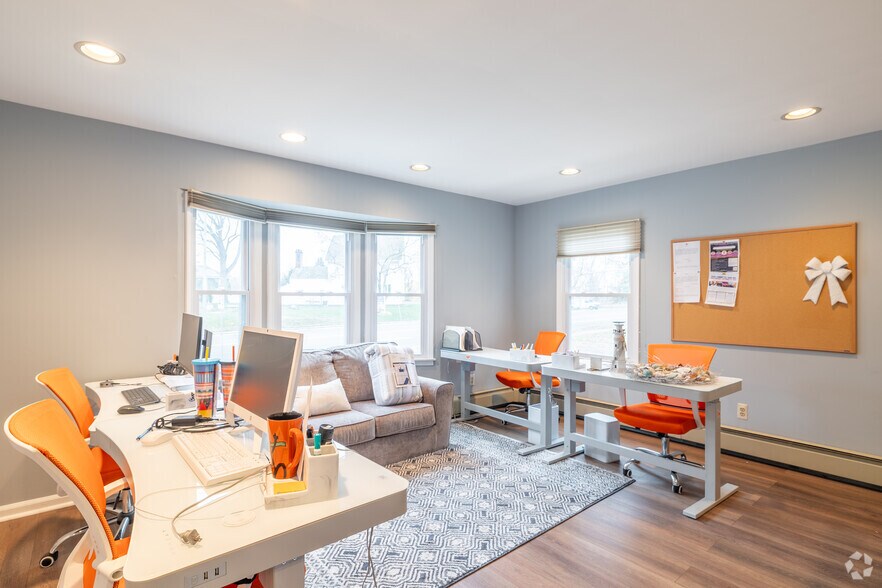 More Photos Of 149 W Main St, Freehold Medical For Lease