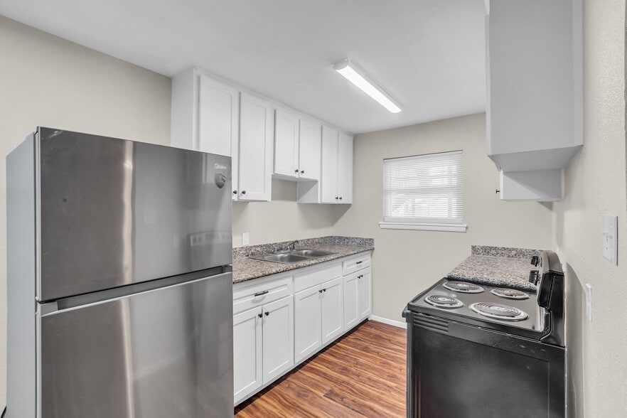 More Photos Of 4706 Yellowstone Blvd, Houston Apartments For Sale