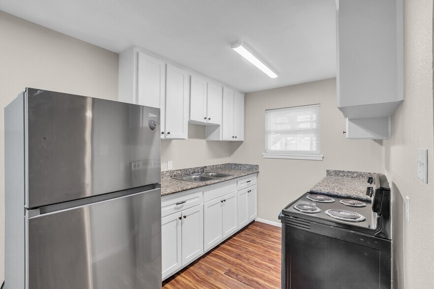 More Photos Of 4706 Yellowstone Blvd, Houston Apartments For Sale