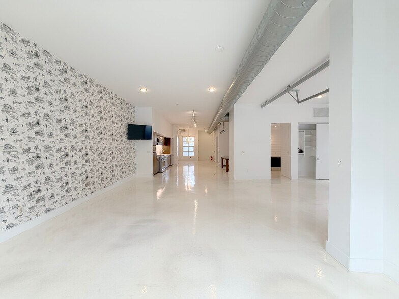 More Photos Of 212 Marine St, Santa Monica Loft Creative Space For Lease