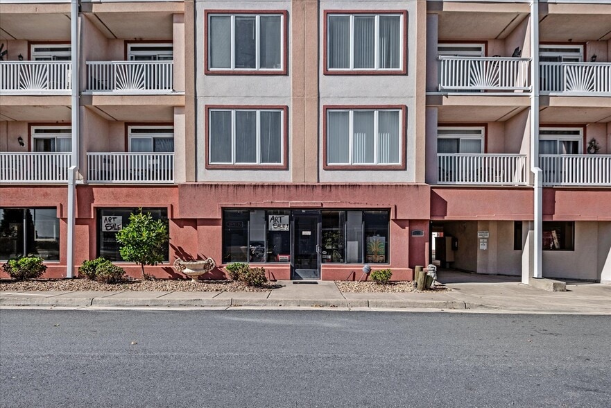 More Photos Of 100 Taylor St, Colonial Beach Storefront Retail Office For Sale