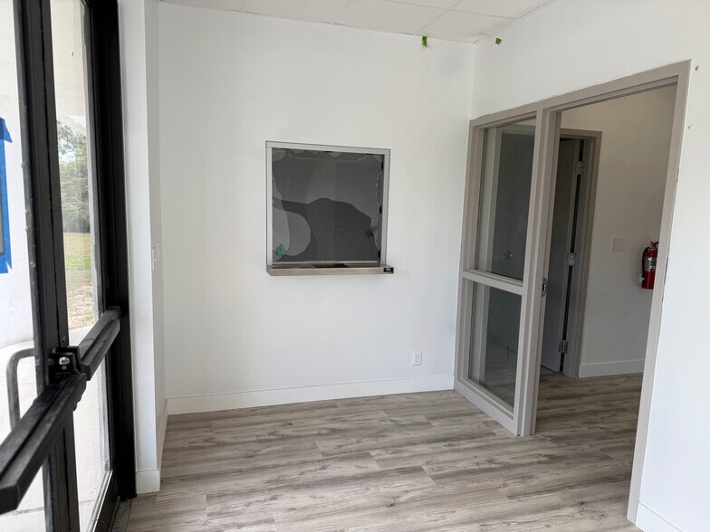 More Photos Of 3205 Beck Blvd, Naples Office For Sale