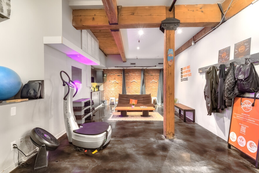 More Photos Of 387 Rue Saint-Paul O, Montréal Loft Creative Space For Sale
