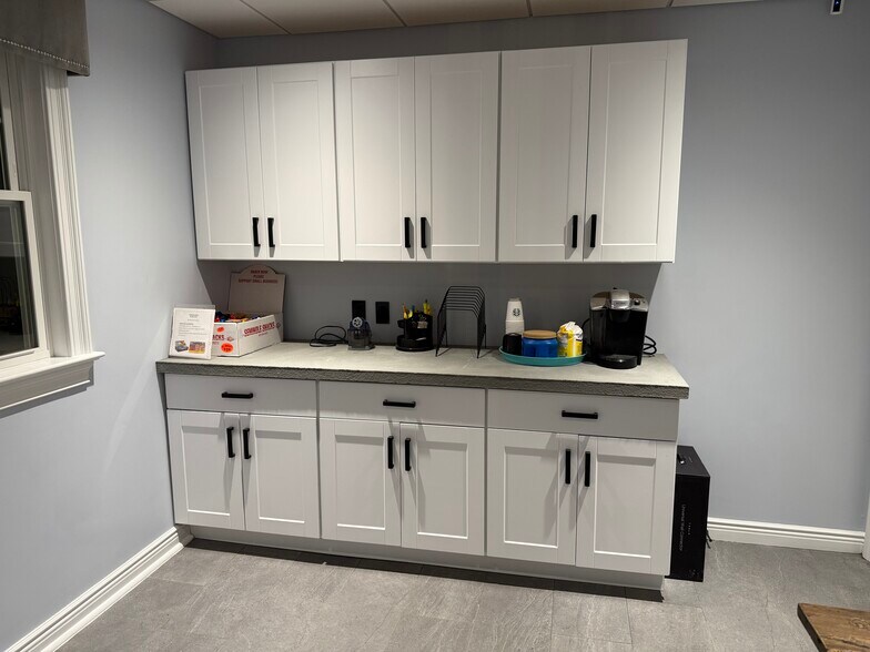 More Photos Of 90 Ramapo Valley Rd, Oakland Freestanding For Lease