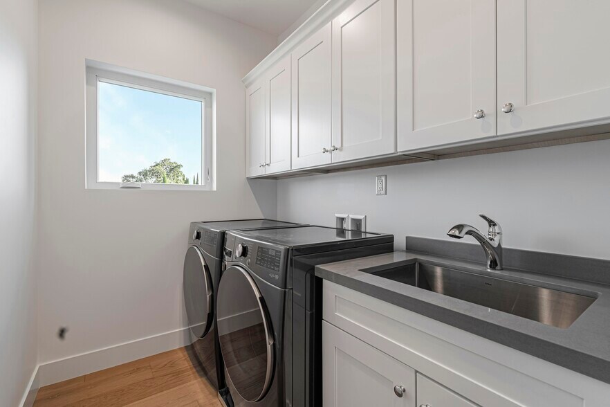 More Photos Of 1460 Kentfield Ave, Redwood City Multifamily For Sale