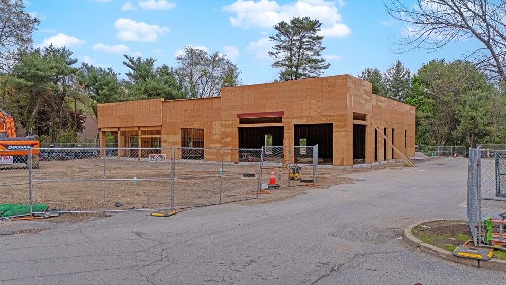 More Photos Of 208 Main St, Wilmington Freestanding For Sale