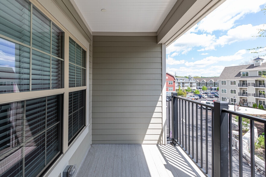 More Photos Of 800 Federal Rd, Brookfield Apartments For Lease