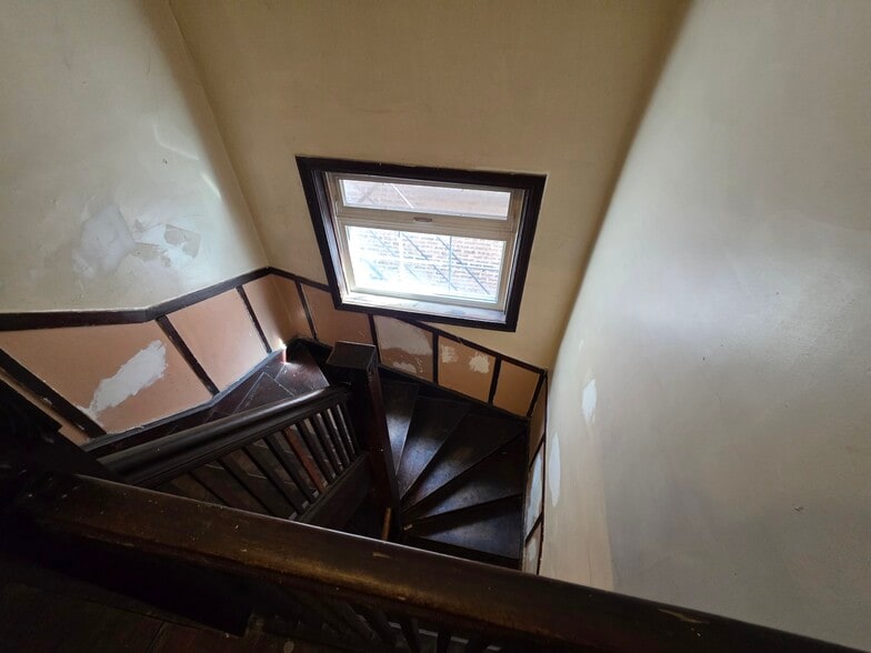 More Photos Of 3742 W Montrose Ave, Chicago Apartments For Sale