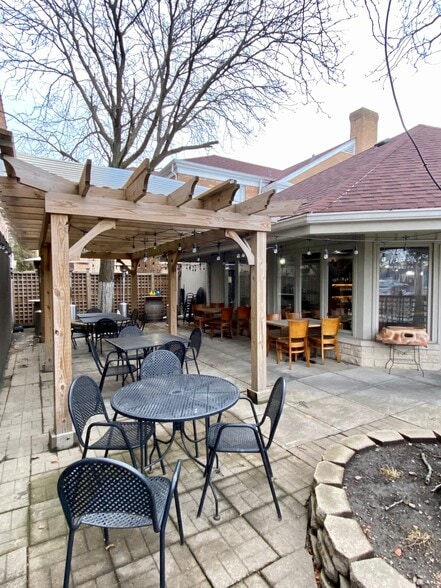 More Photos Of 4821 N Elston, Chicago Restaurant For Lease