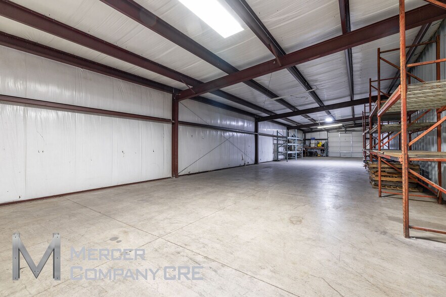 More Photos Of 200 N Falcon Dr, Oklahoma City Manufacturing For Lease
