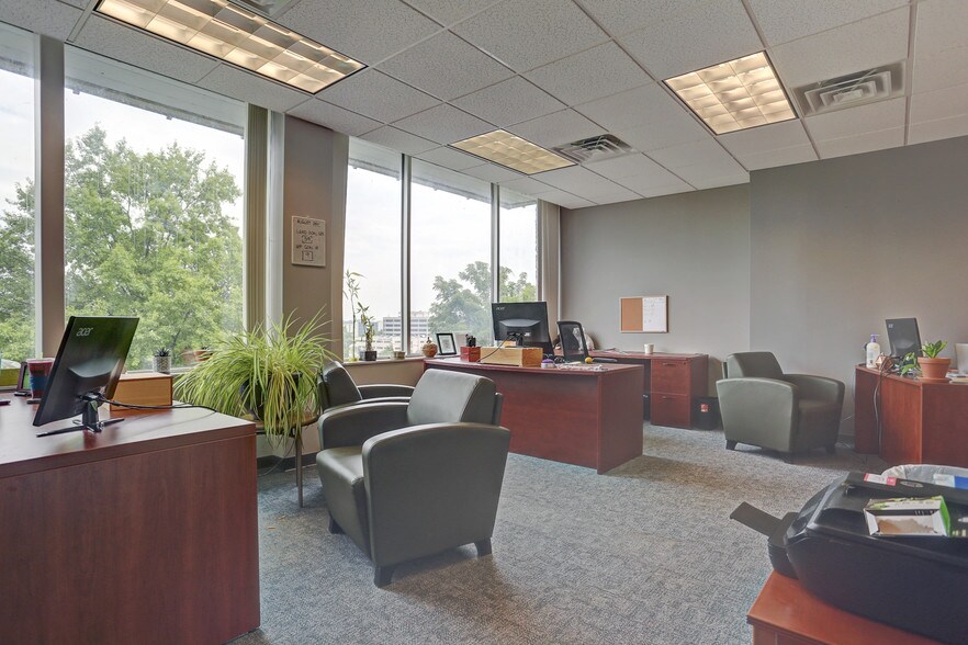 More Photos Of 355 N 21st St, Camp Hill Medical For Lease