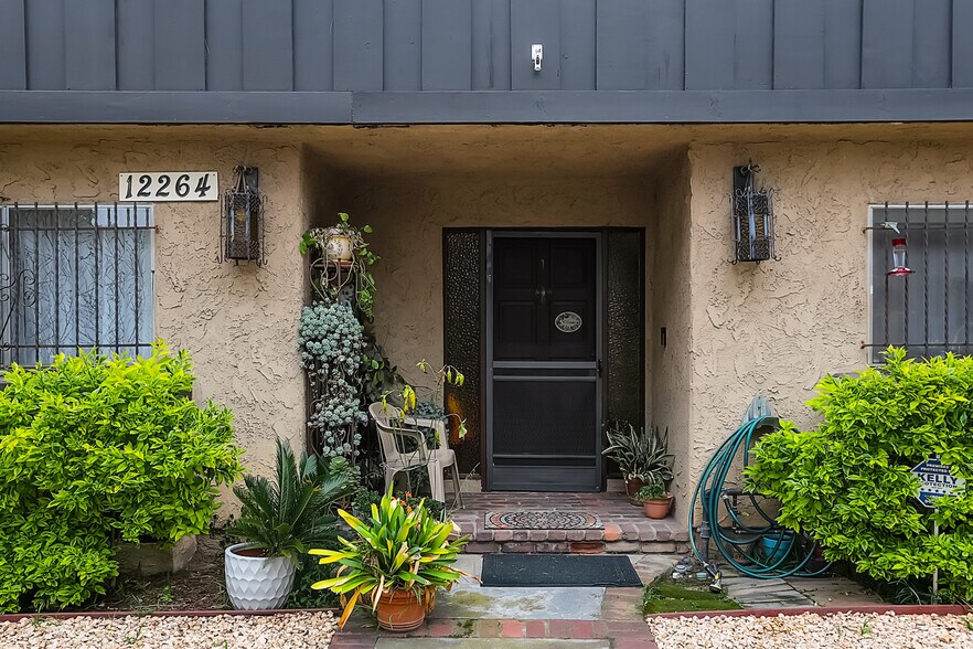 More Photos Of 12264 Chandler Blvd, Valley Village Apartments For Sale