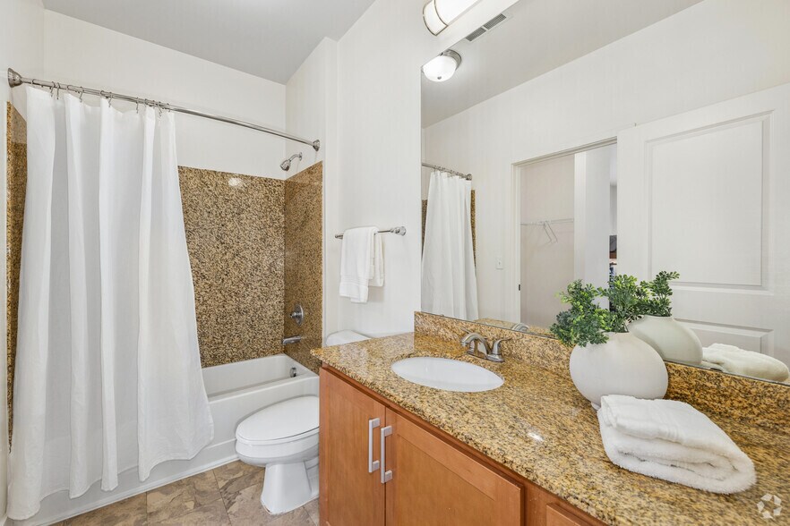 More Photos Of 2904-2914 Short Vine St, Cincinnati Apartments For Lease
