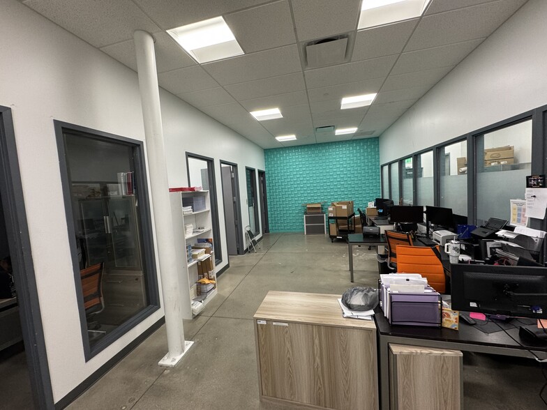 More Photos Of 1455 Rail Head Blvd, Naples Warehouse For Sale