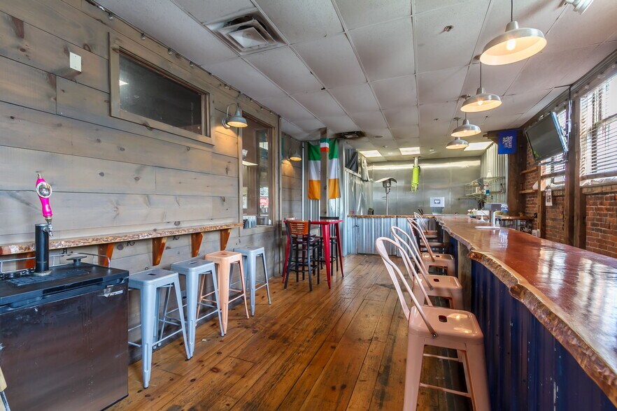 More Photos Of 20 Pleasant St, Canandaigua Office For Sale