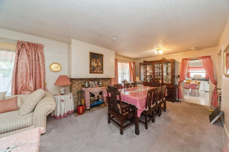 More Photos Of 2864 Washington St, Waukegan Storefront Retail Office For Sale