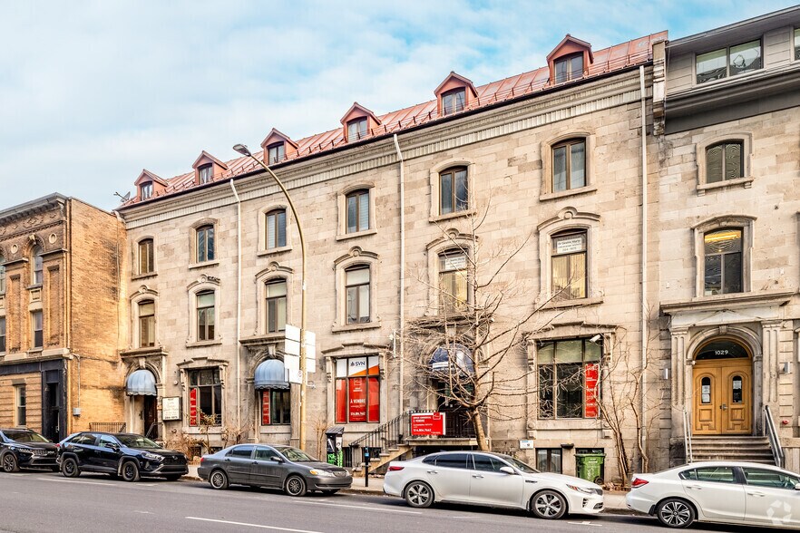 More Photos Of 1031 St Saint-Denis, Montréal Storefront Retail Office For Sale
