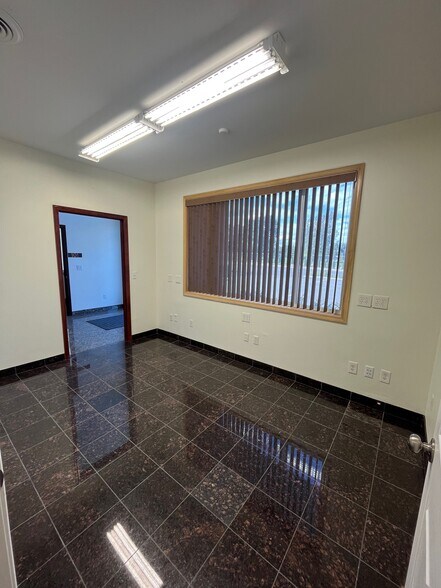 More Photos Of 1715 W Kennewick Ave, Kennewick Medical For Sale