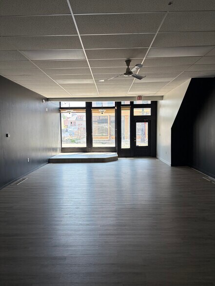 More Photos Of 1600-1610 6th Ave, Des Moines Freestanding For Lease
