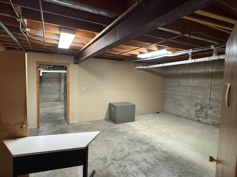 More Photos Of 1501 N Water St, Decatur Office For Sale