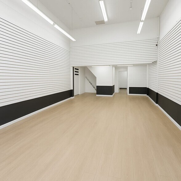 More Photos Of 1056 S Main St, Los Angeles Office For Lease