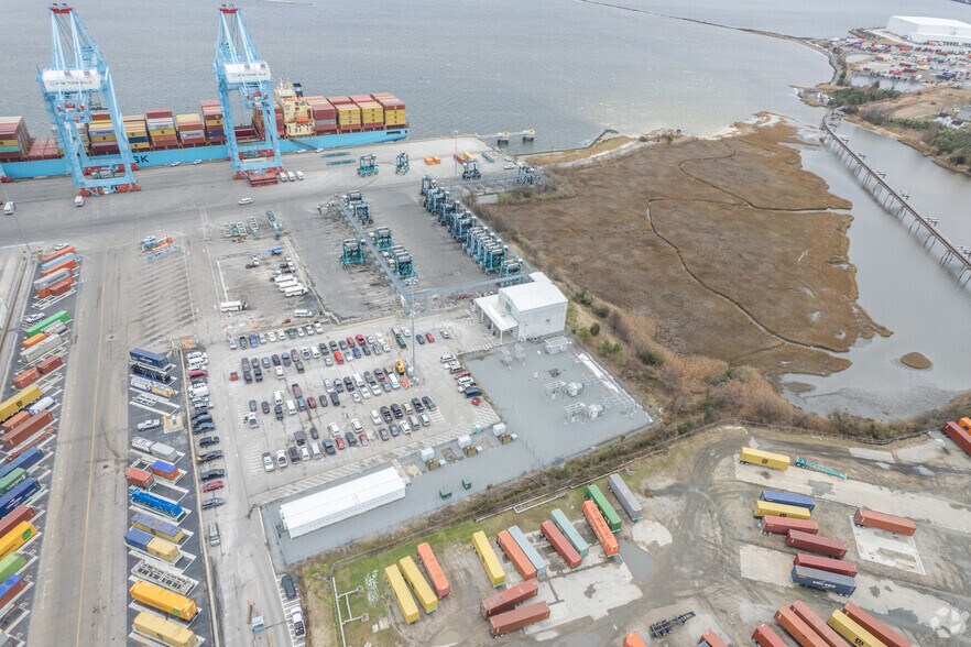 More Photos Of 1 Wild Duck Ln, Portsmouth Warehouse For Lease