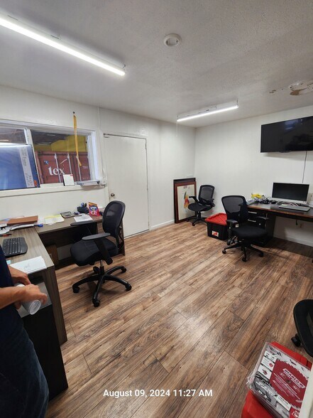 More Photos Of 653 Mapunapuna St, Honolulu Warehouse For Lease