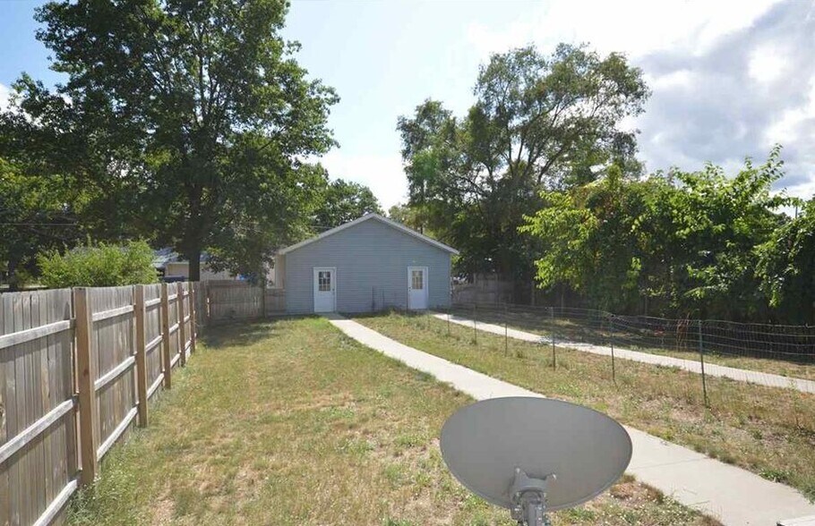 More Photos Of 829 E Eighth St, Traverse City Apartments For Sale