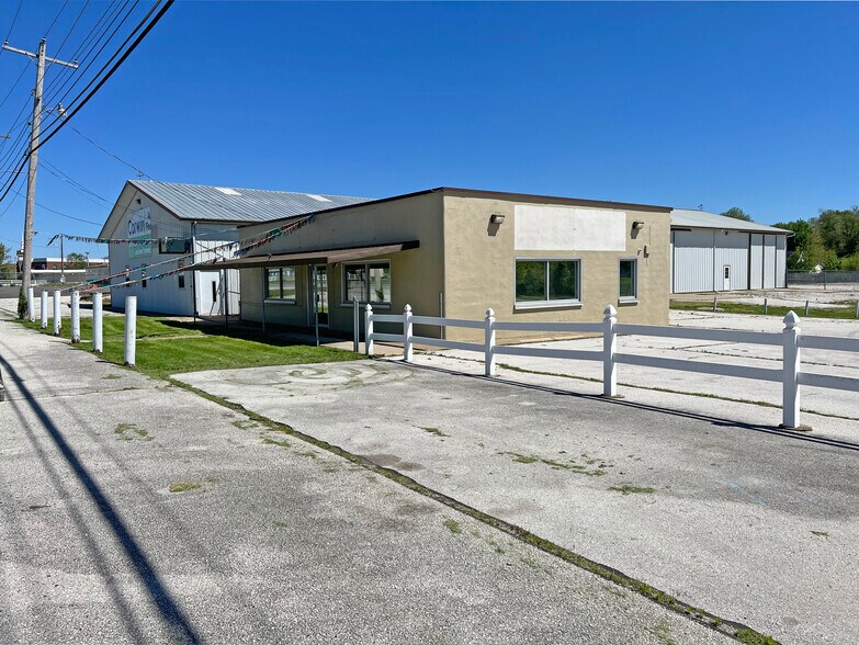 Primary Photo Of 3250 W Sunshine St, Springfield Restaurant For Lease