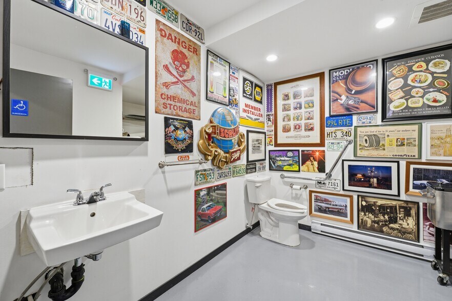 More Photos Of 935 Sherwood Ave, Coquitlam Warehouse For Sale