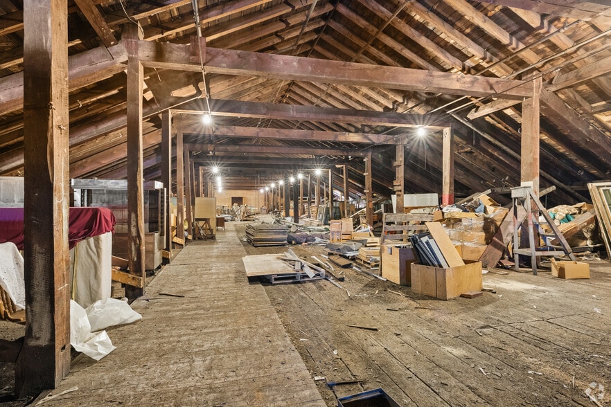 More Photos Of 17 Mill Pl, New York Mills Unknown For Sale
