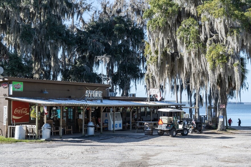 More Photos Of 15008 SE HWY 301, Hawthorne Manufactured Housing Mobile Home Park For Sale