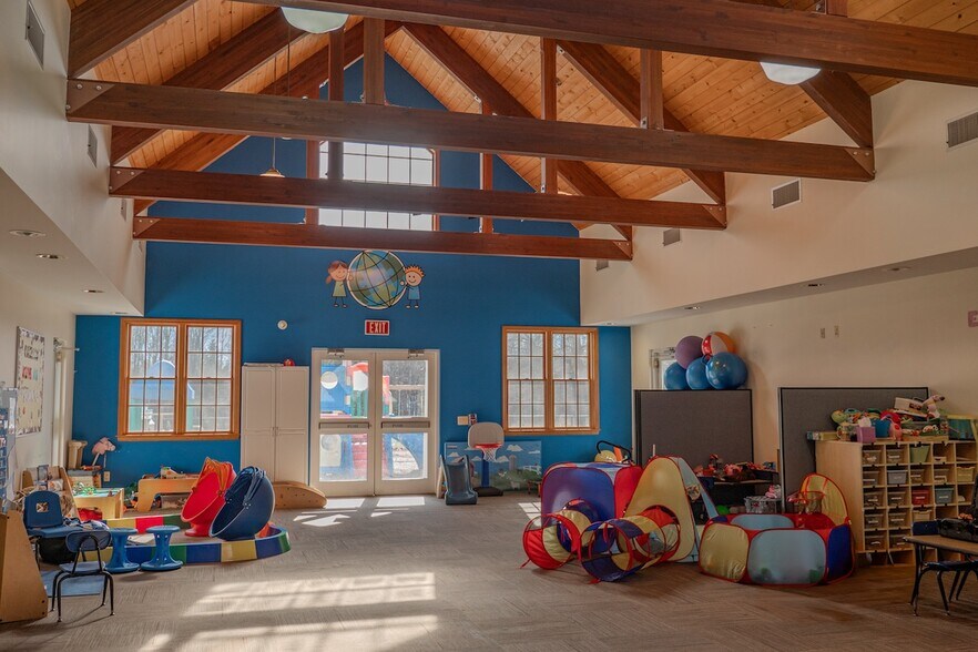 More Photos Of 466 State Route 12, Flemington Schools For Lease