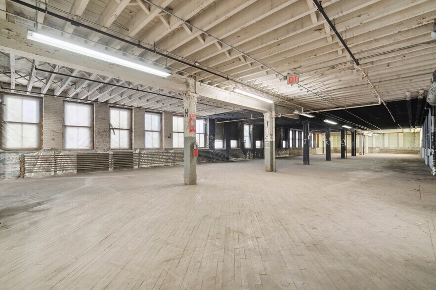 More Photos Of 2916 Weikel St, Philadelphia Warehouse For Sale