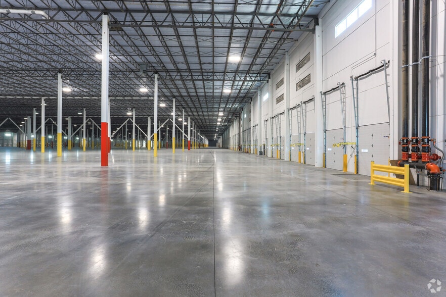 More Photos Of 1305 Hwy 42 South, McDonough Unknown For Lease
